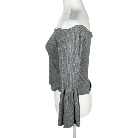 See You Monday Grey Bell Sleeve Off Shoulder Top Size Large - Picture 3 of 6